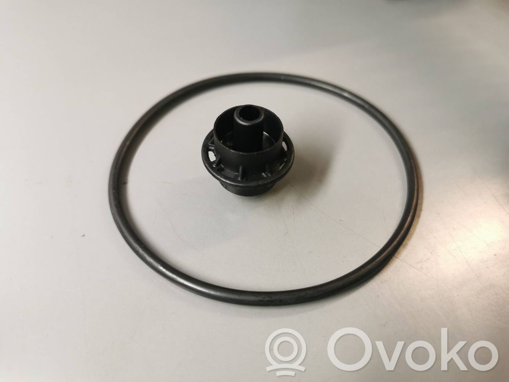 BMW 5 F10 F11 Couvercle de filtre à huile 7808440 11427808440 – Image 3