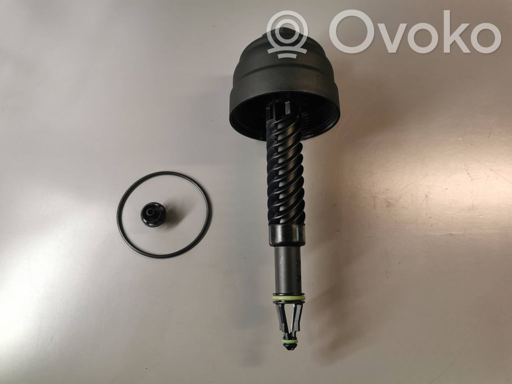 BMW 5 F10 F11 Couvercle de filtre à huile 7808440 11427808440 – Image 1