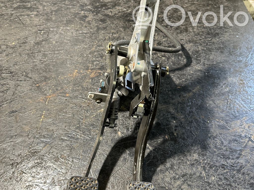 o-184c51baf90e64151af649a1f53aa8a5-bmw_x5_e53_stabdziu_pedalas BMW X5 E53 Pédale de frein 6759224 FH212002301 – Image 1
