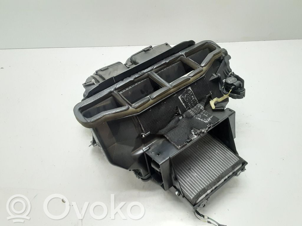 o-7972138b6b6836302966b09de8c89c90-bmw-x3-e83-salono-oro-mazgo-plastikinis-korpusas BMW X3 E83 Commande de chauffage et clim 9465215117 – Image 1