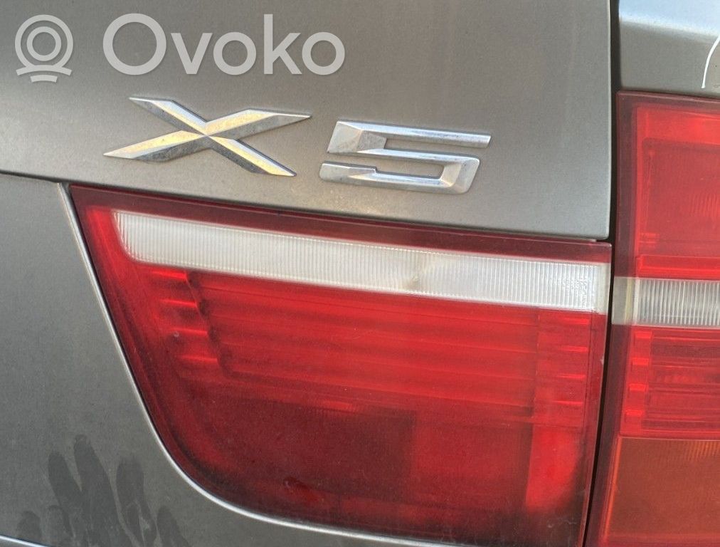 o-a70d3f42bd1c9eb430efb403d2e9f6a6-bmw_x5_e70_tailgate_rear_tail_lights BMW X5 E70 Feux arrière sur hayon 63217227794 – Image 1