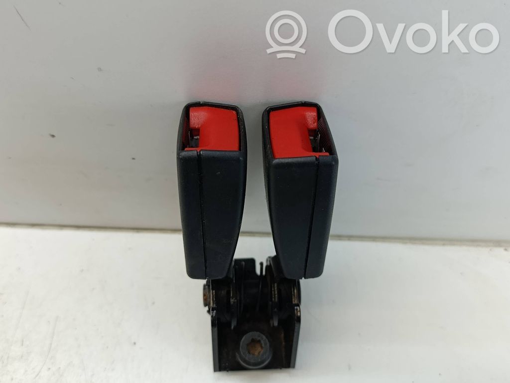 o-db6a3ae7b0e357ef75d351b63ee8533f-bmw_x5_e70_middle_seatbelt_buckle__rear_ BMW X5 E70 Boucle de ceinture de sécurité arrière centrale 7161655 – Image 1