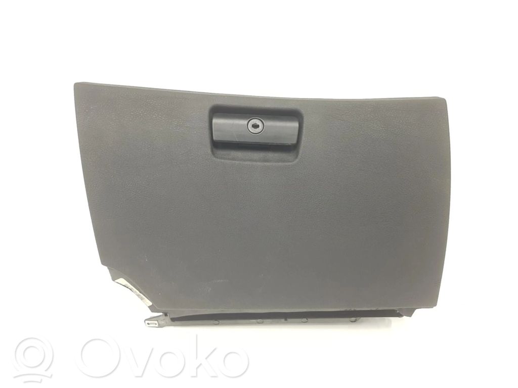o-e20dcd41bbf67891c3703723f51344fd-bmw_x5_e53_glove_box BMW X5 E53 Boite à gants 6163877 8245303 – Image 1
